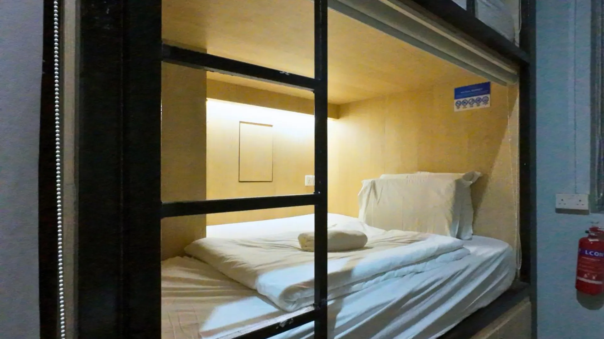 The Room @ Bugis Singapore Hotel a capsule