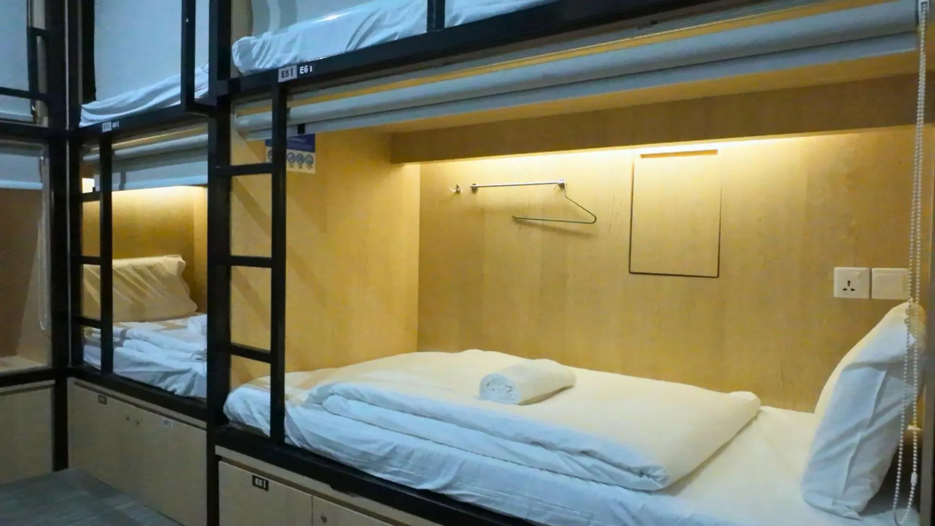 The Room @ Bugis Singapur 0*,