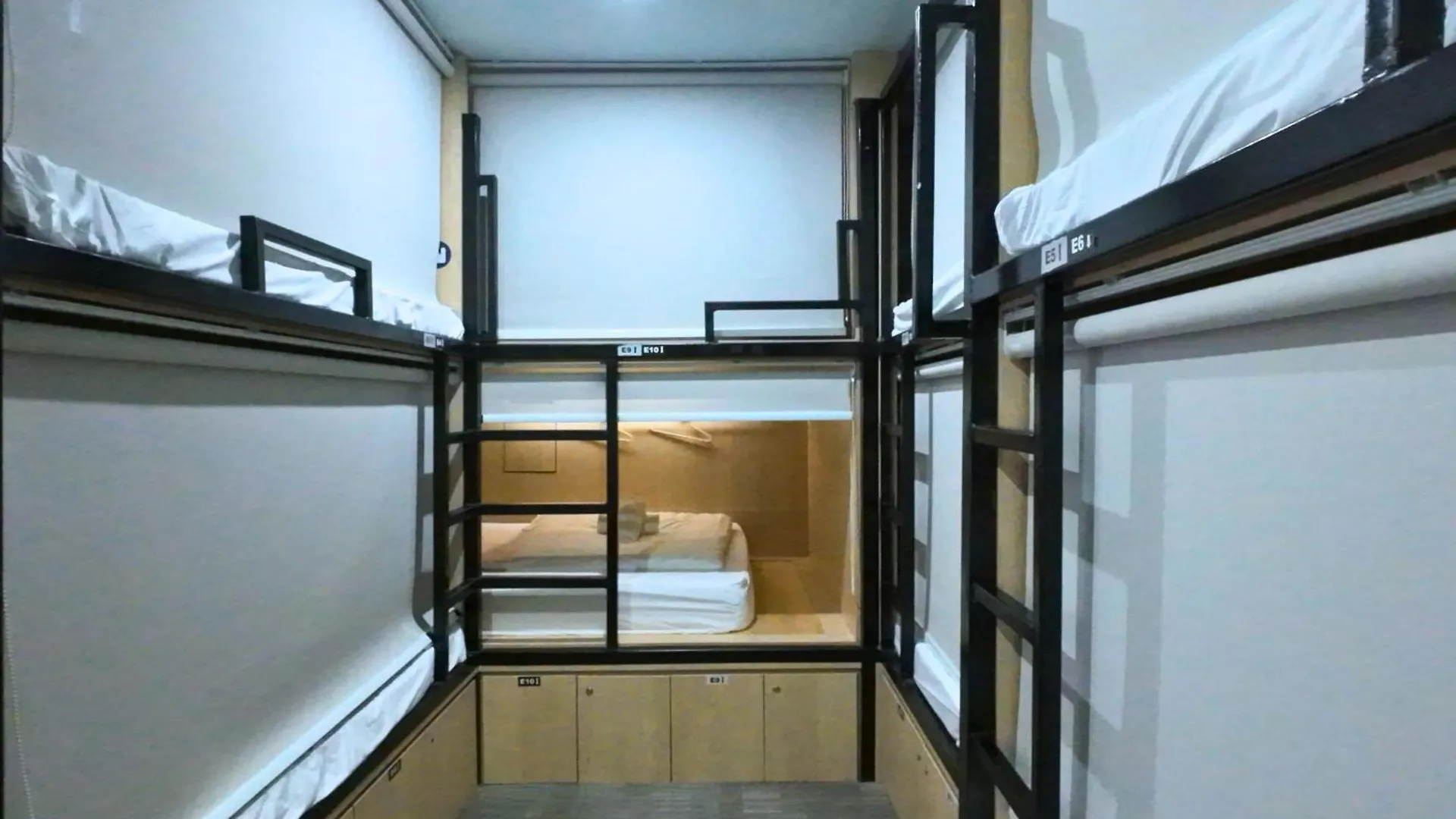 The Room @ Bugis Singapur 0*,